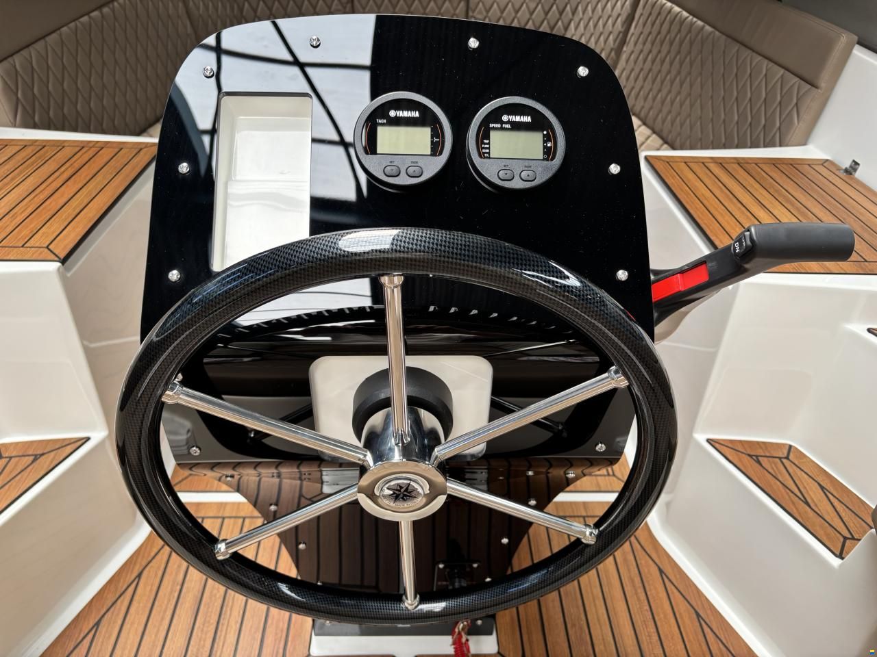 Oud Huijzer 650 Tender