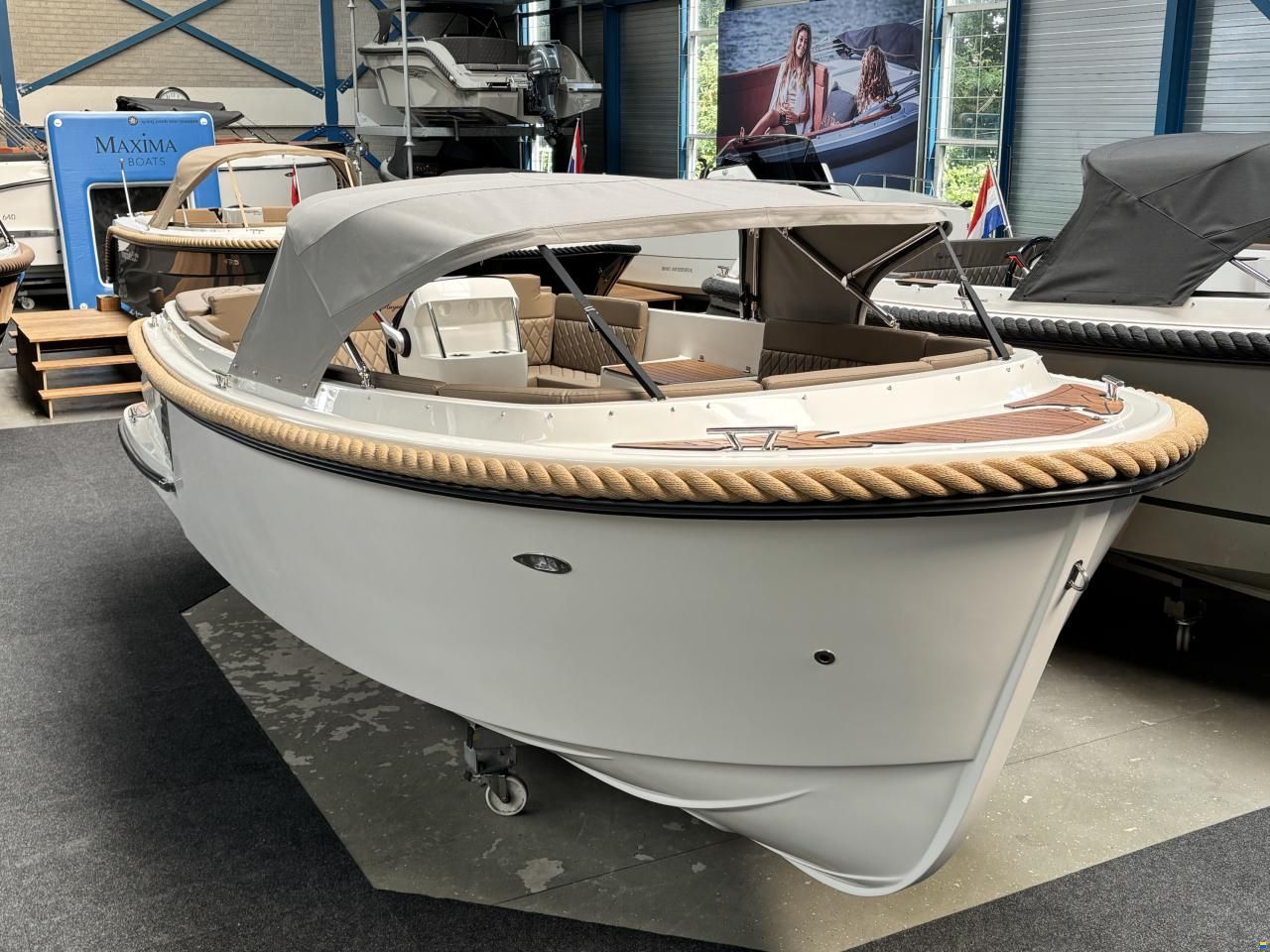 Oud Huijzer 650 Tender