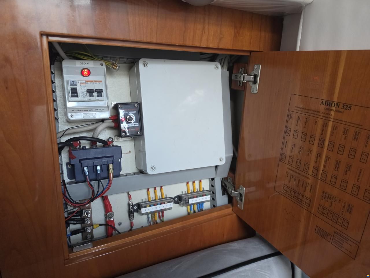 Airon Marine 325
