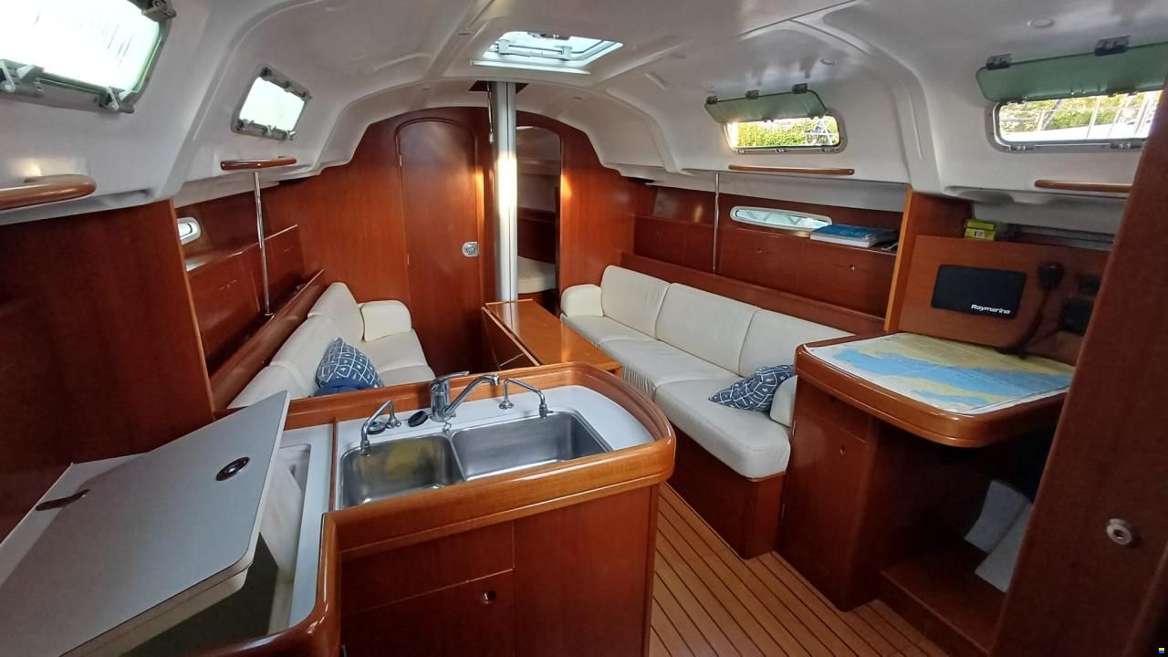 Beneteau First 36.7