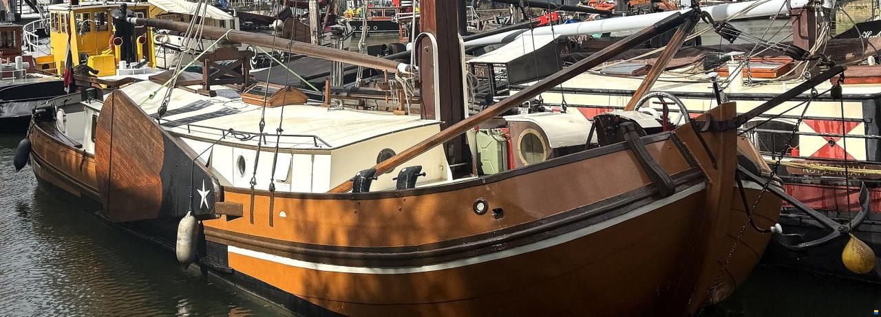 Tjalk Varend Woonschip