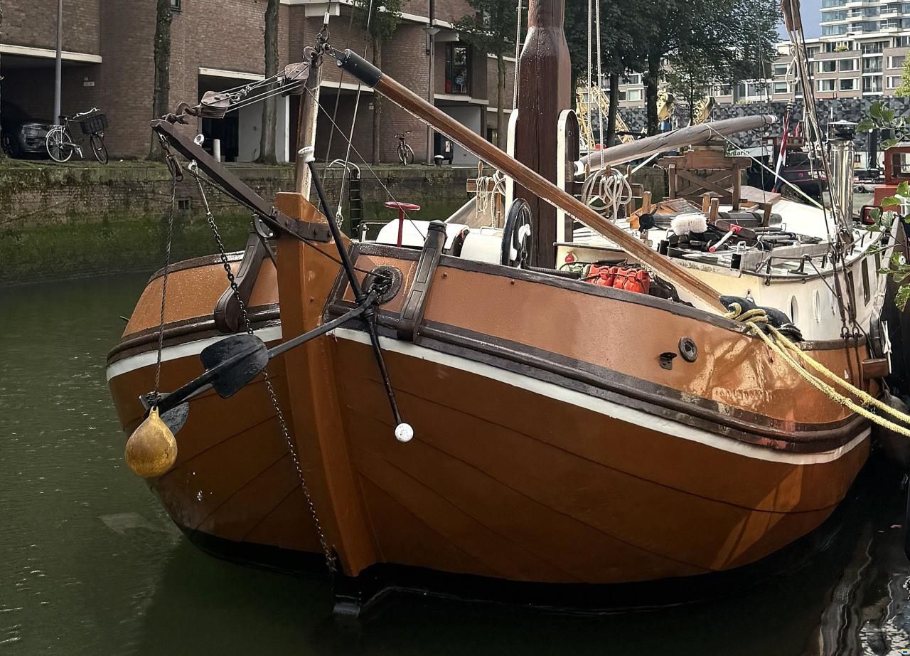 Tjalk Varend Woonschip