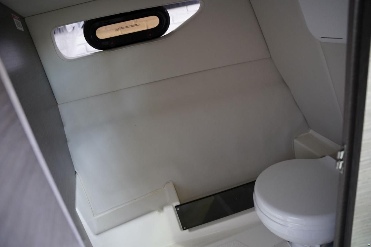 Bayliner VR 6 CUDDY
