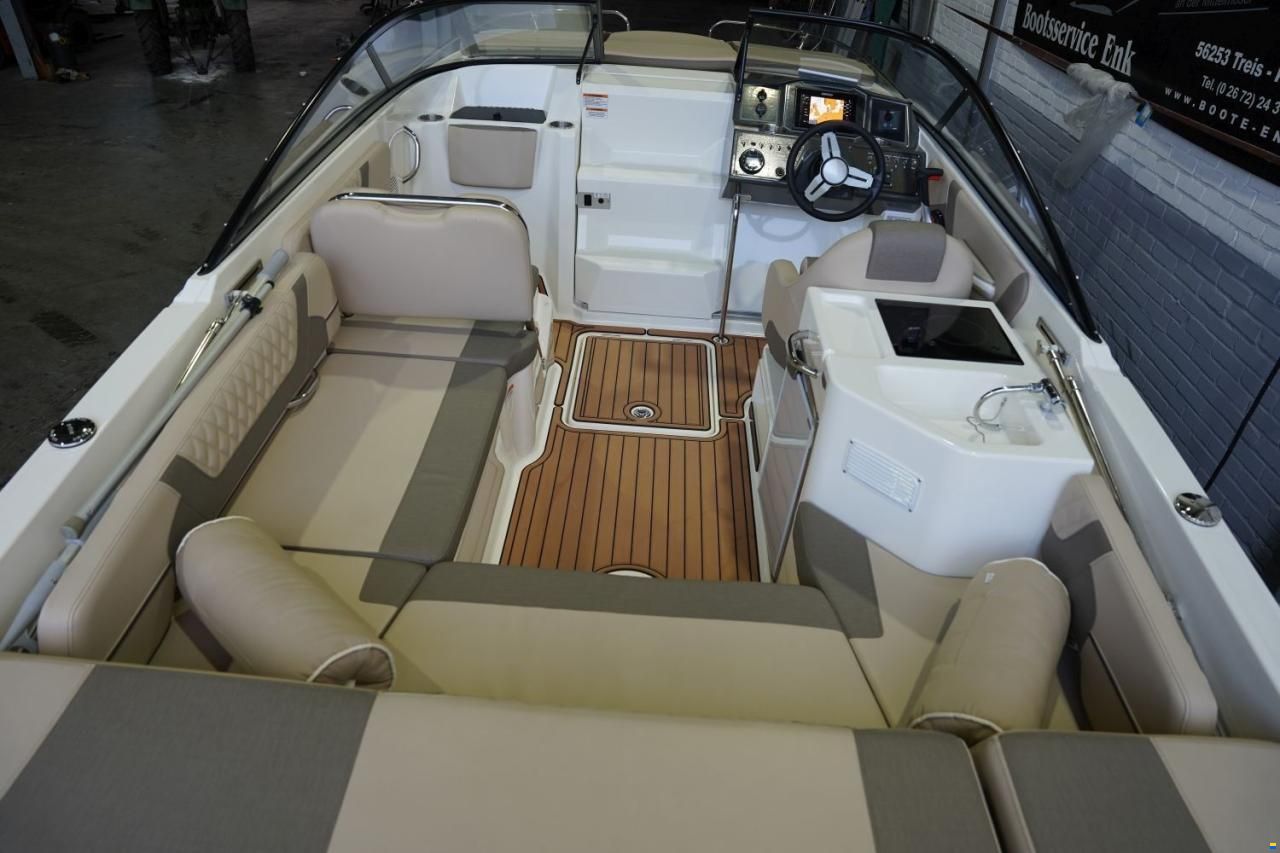 Bayliner VR 6 CUDDY
