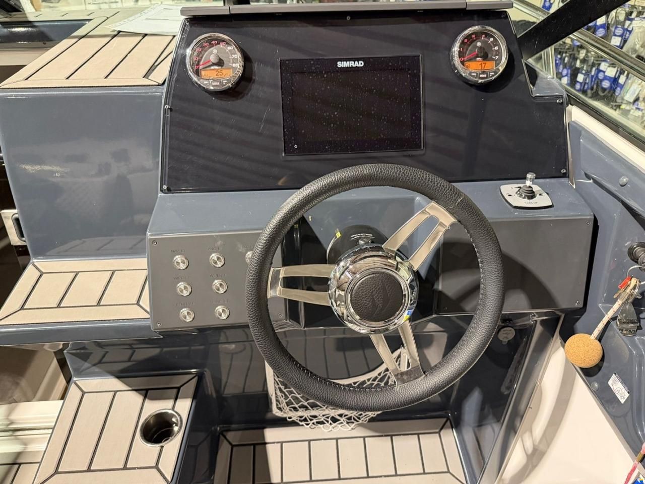 Flipper 650 DC (2022) – Mercury 150 HK – Kun 102