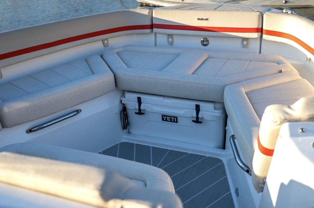 Wellcraft 28 T-Top