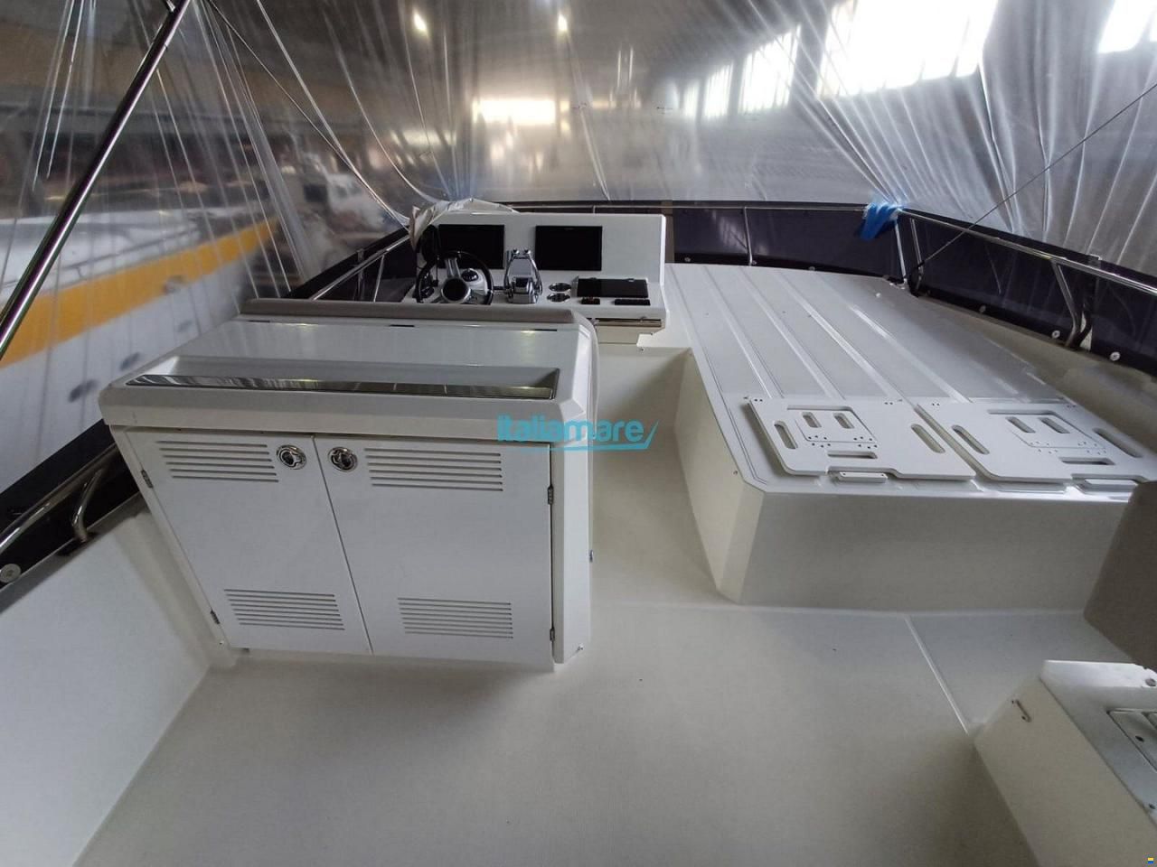 Prestige 590 F