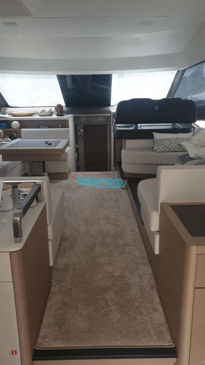Prestige 590 F
