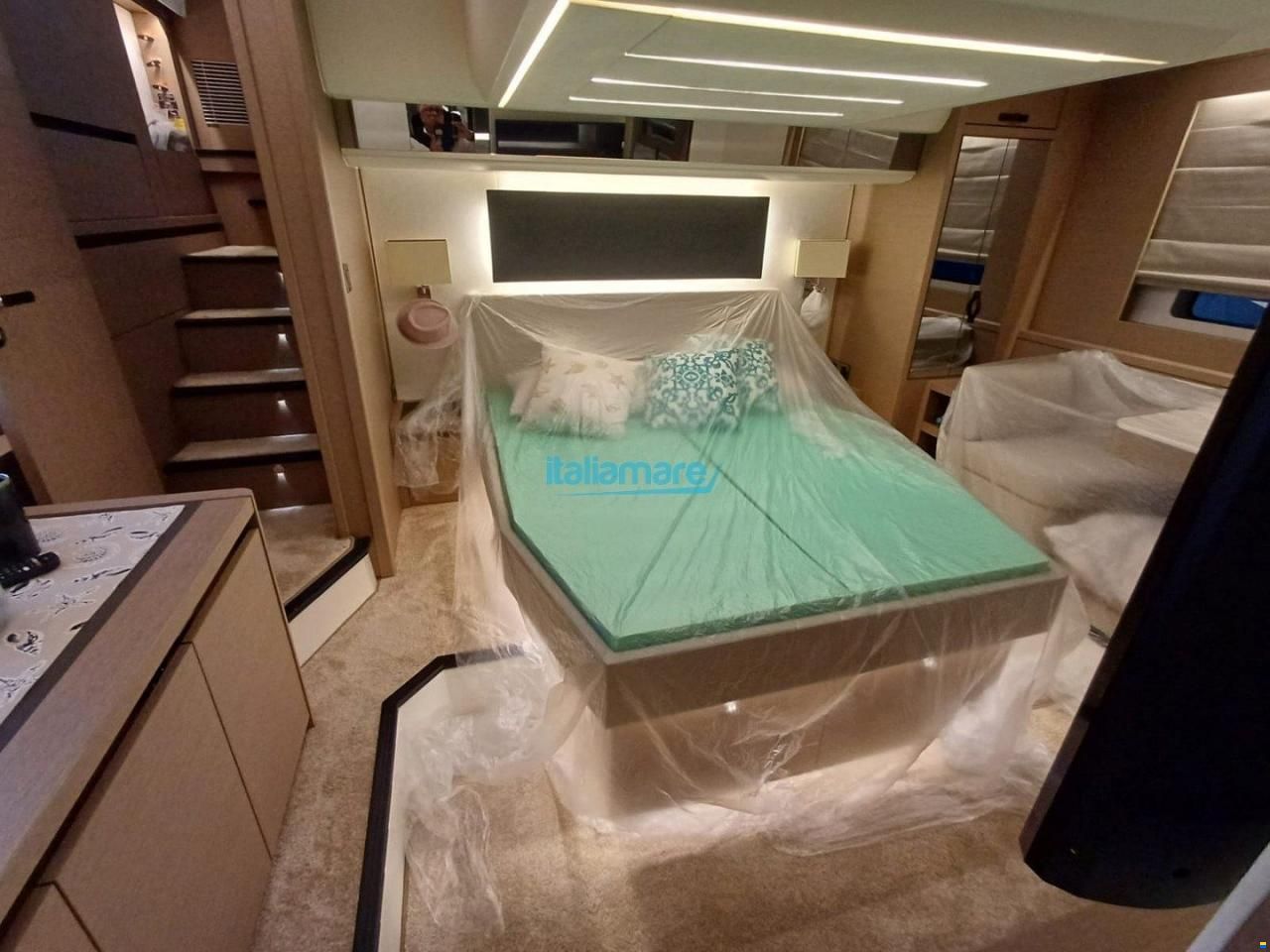 Prestige 590 F