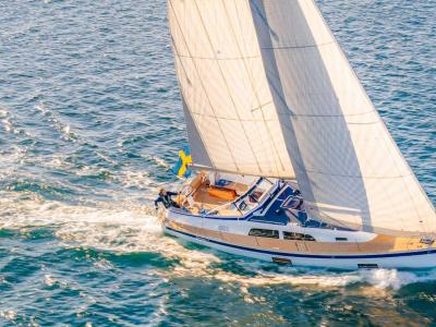 Hallberg-Rassy 370  Testbericht