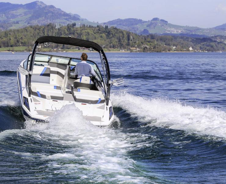 Regal 2100 RX Surf en test