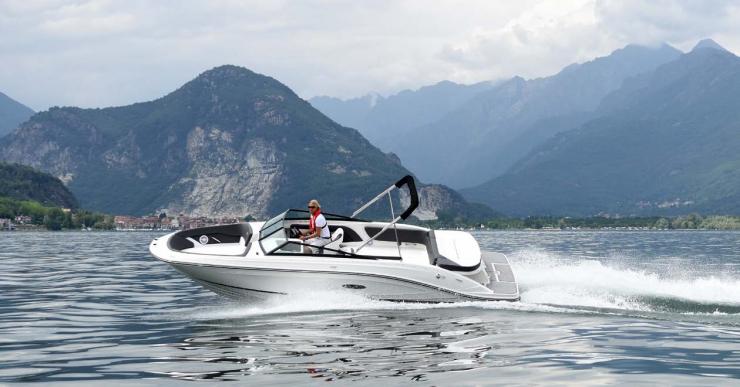 Sea Ray SPX 230 en test