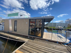 Campi 340 Houseboat