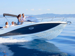 Quicksilver Activ 675 Sundeck