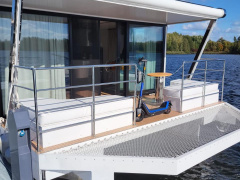 HT Houseboats Safety 51 Electric Line