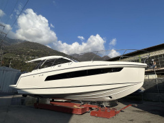 Sealine NEW S335 mit Bootsplatz