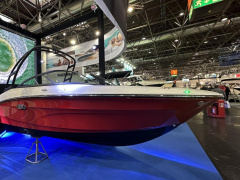 Sea Ray 210 SPXE-NEW & Trailer