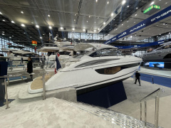 Princess V40 mod. 2024 mit Bootsplatz