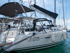 Beneteau First 35