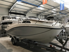 Quicksilver Activ 555 Cabin