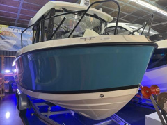 Quicksilver 705 Pilothouse