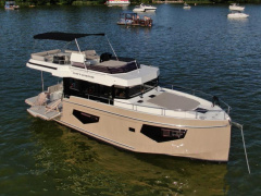 Cobra Yachts Maestro 42 Flybridge