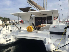 Fountaine Pajot Lucia 40