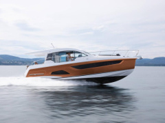 Sealine C390