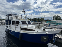 Motoryacht Hausboot Refit Liegeplatz