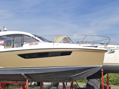 Sealine C330