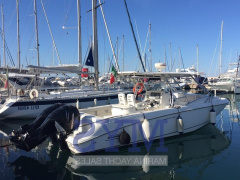 Boston Whaler OUTRAGE 320