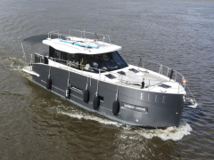 Cobra Futura 36