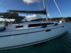 Bavaria Cruiser 37 Blue Line