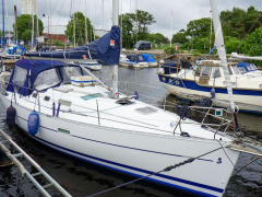 Bénéteau Oceanis 323