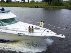 Sea Ray 370 Sedan Bridge