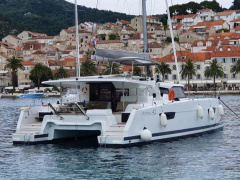 Fountaine Pajot Astrea 42