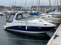 Rinker 260 Express Cruiser