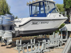 Boston Whaler Conquest 23