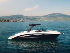 Sea Ray 270 Sundeck avec amarrage