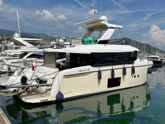 Absolute 52 NAVETTA