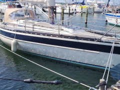 LM Boats Helmsman 34