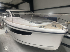 Sealine S335