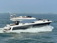 Prestige Yachts 590 flybridge