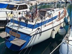 Bavaria 890