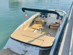 Sea Ray 230 SSE