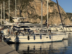 Bavaria 37