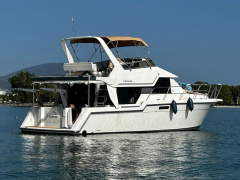 Carver 370 Voyager