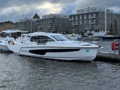 Sealine C 335
