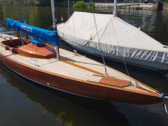 Sattler Segelboot Drachen aus Mahagoni