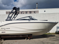 Bayliner V20i - Waketower - 250hp - NEW MODEL !!